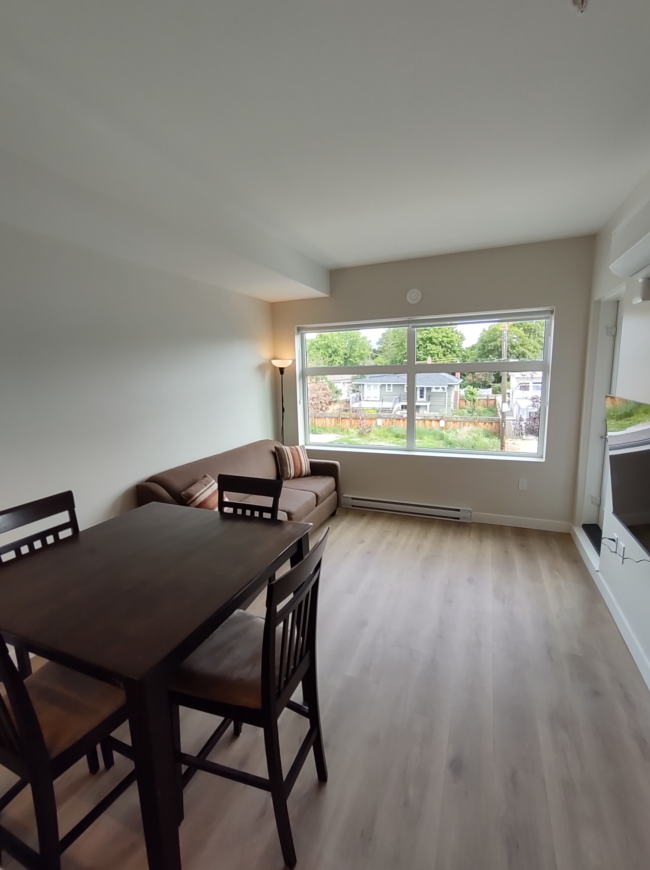 Royal Ave - 304